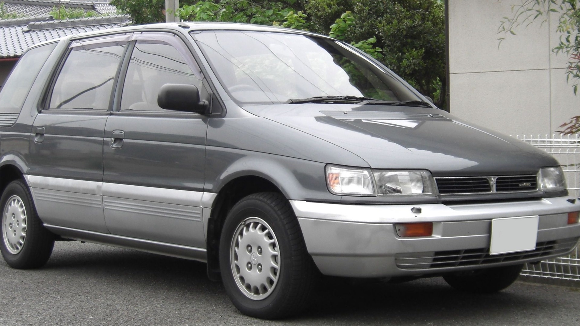 Mitsubishi Space Wagon (2G) 1.8 бензиновый 1992 | серый металлик 4G93 на  DRIVE2