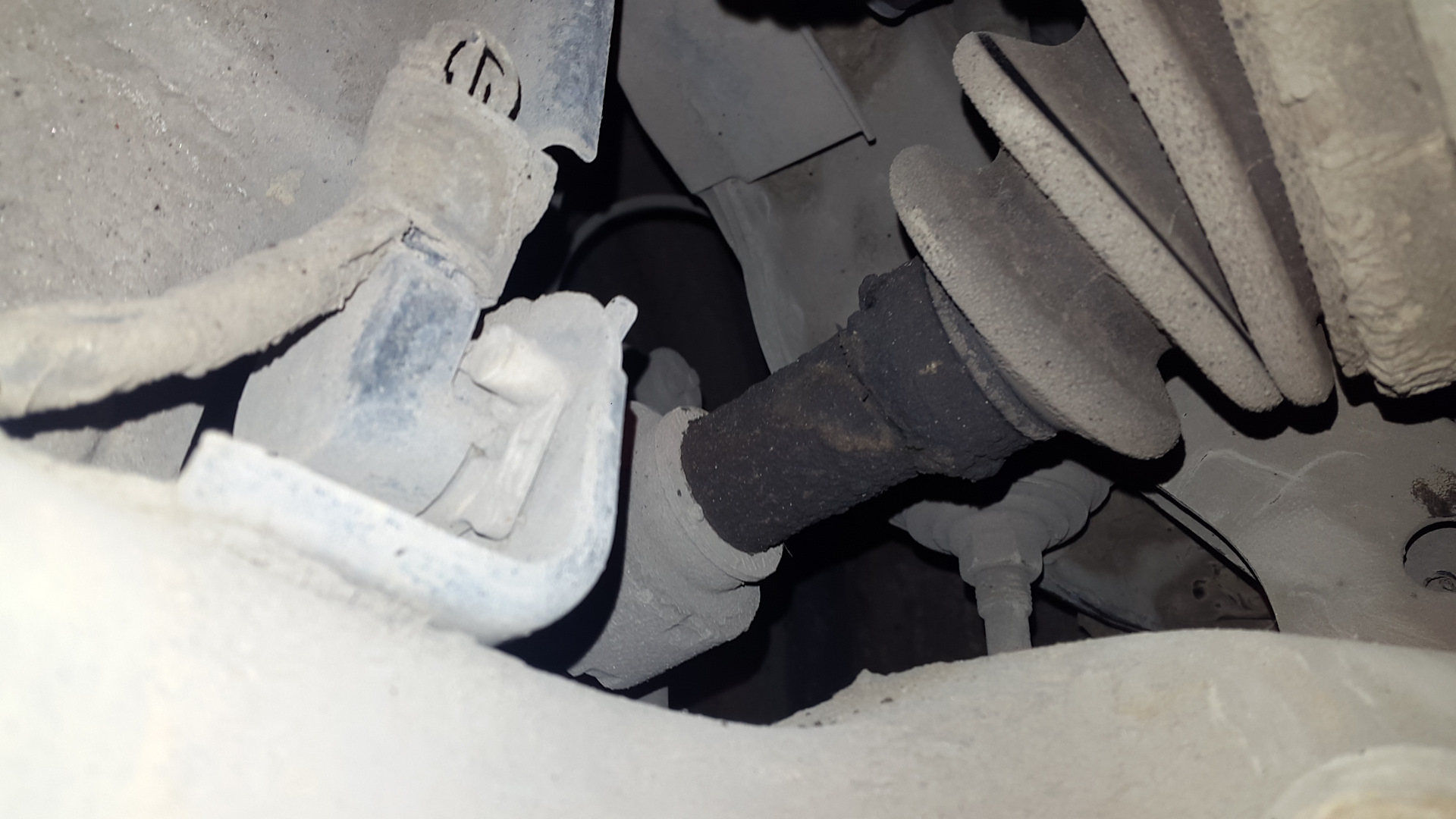 Замена пыльников шруса и передних нижних рычагов — Mazda 6 (2G) GH, 2 л ...