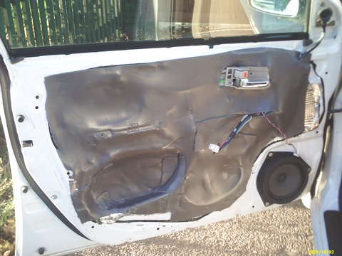 gluing doors - Toyota Corolla 18 L 2003