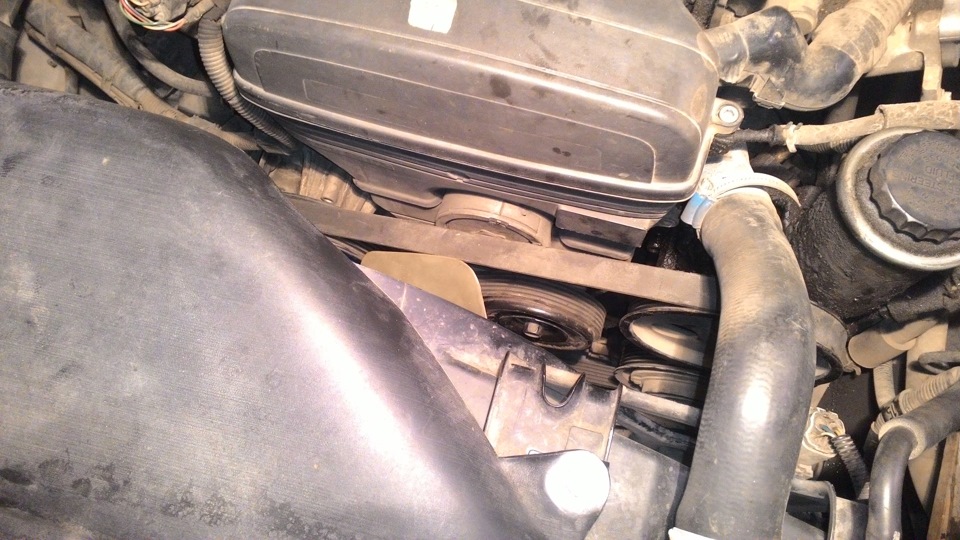 Замена подшипника на натяжном ролике ремня навесного оборудования ...