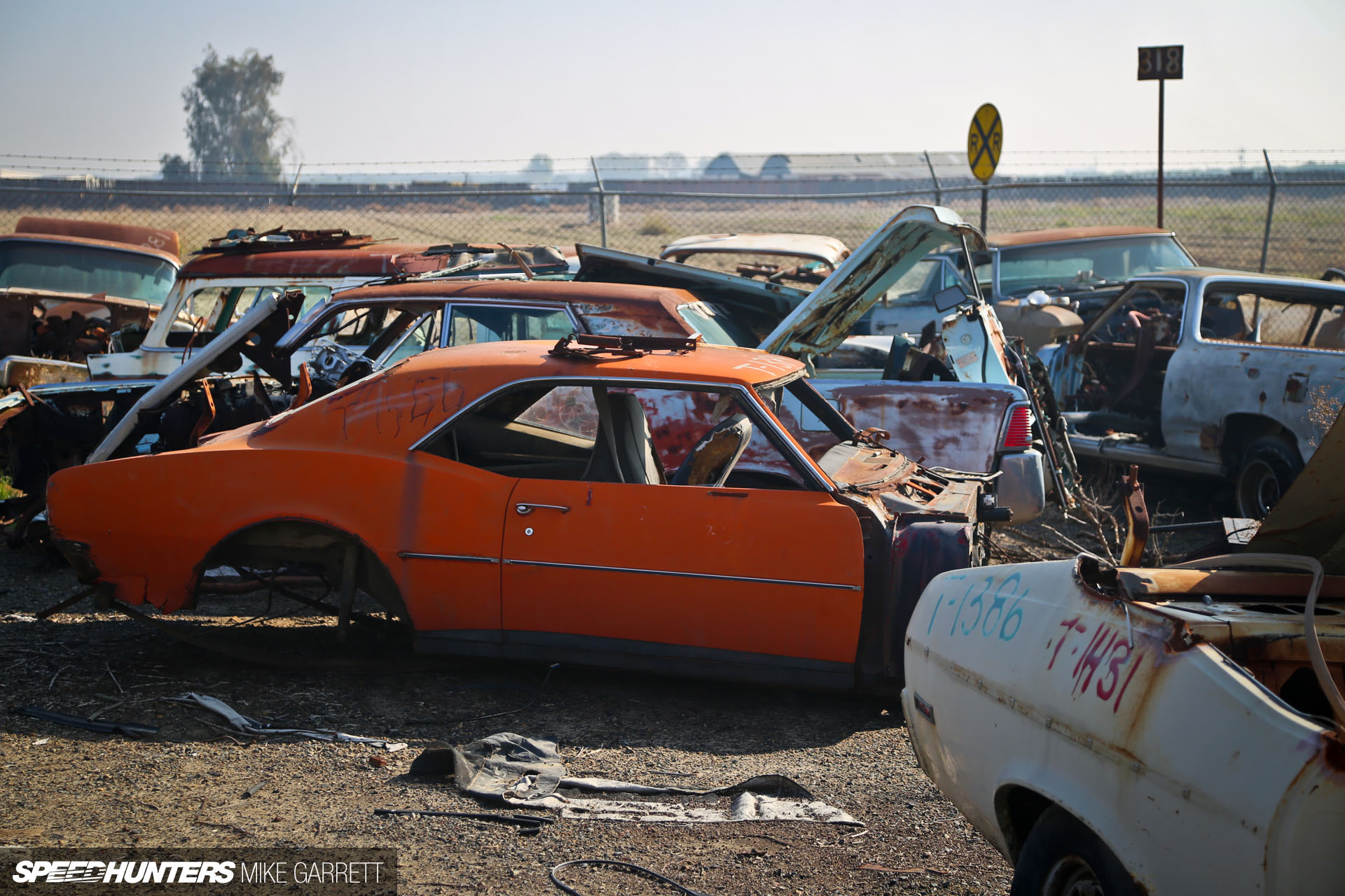 Добро пожаловать на пустырь, в настоящий американский Junkyard. 