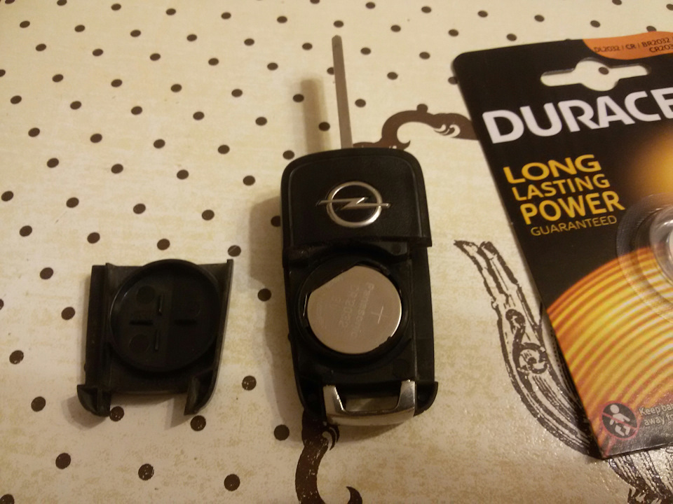 #16 04.01.18 54700 (замена батарейки в ключе) — Opel Astra J, 1,6 л ...