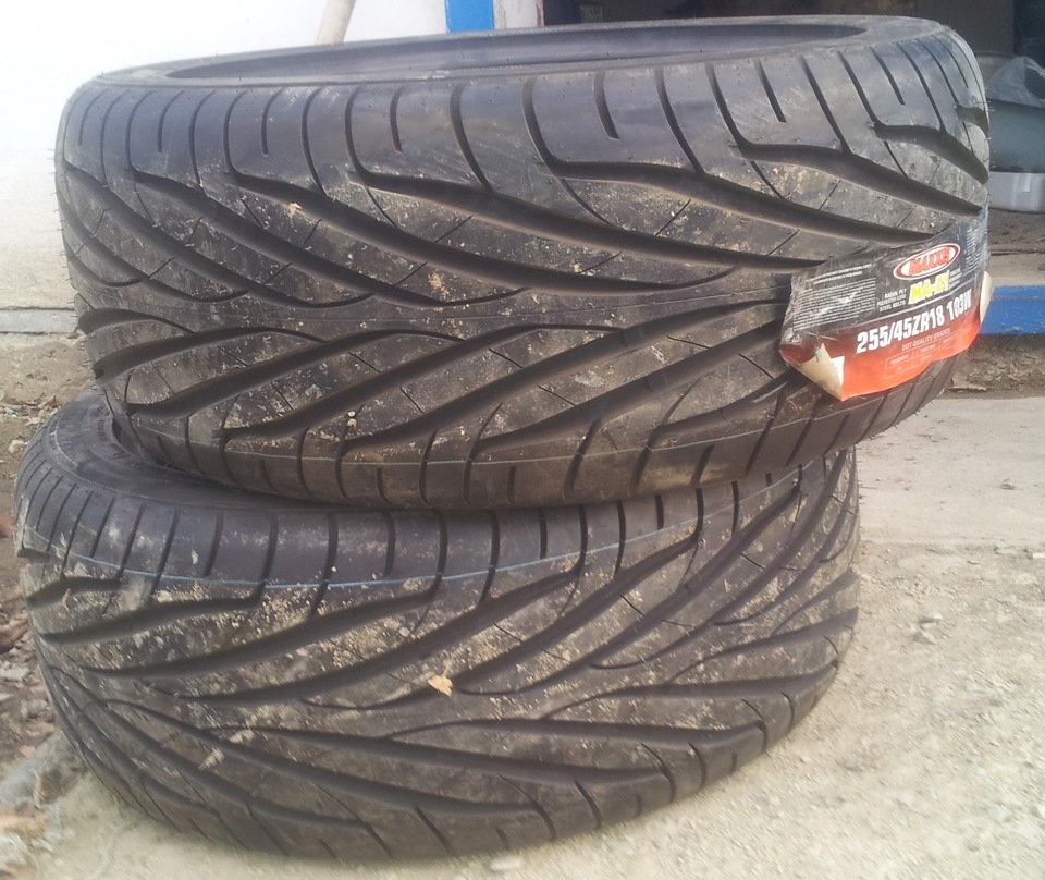 Шины максис виктра. Maxxis ma-z1 r18. Maxxis ma-z1 Victra r20. Maxxis Victra z3. Maxxis ma-z4s Victra 195 55 15.