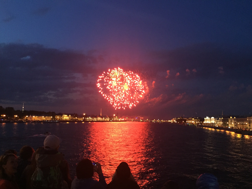 А салют то неплохой был… — Mercedes-Benz C-Class (W204)