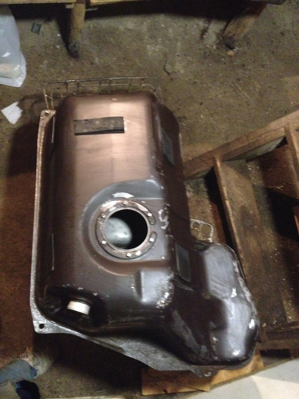 Потек топливный бак — Audi A6 (C4), 2,6 л., 1995 года | своими руками ...