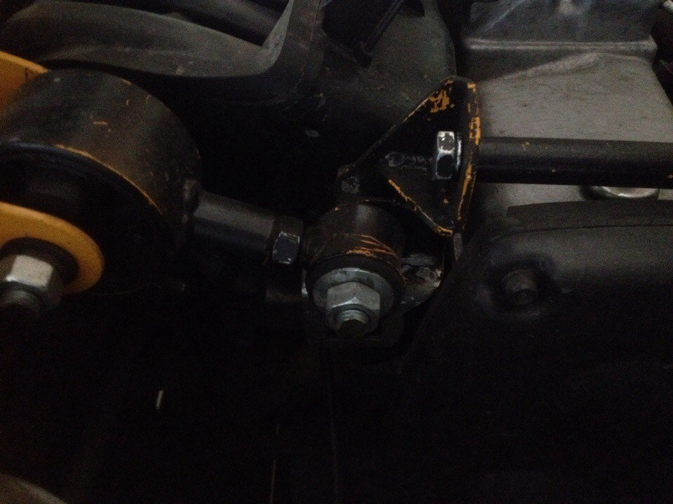 Растяжка передних стоек с дополнительной штангой подвески двигателя ...