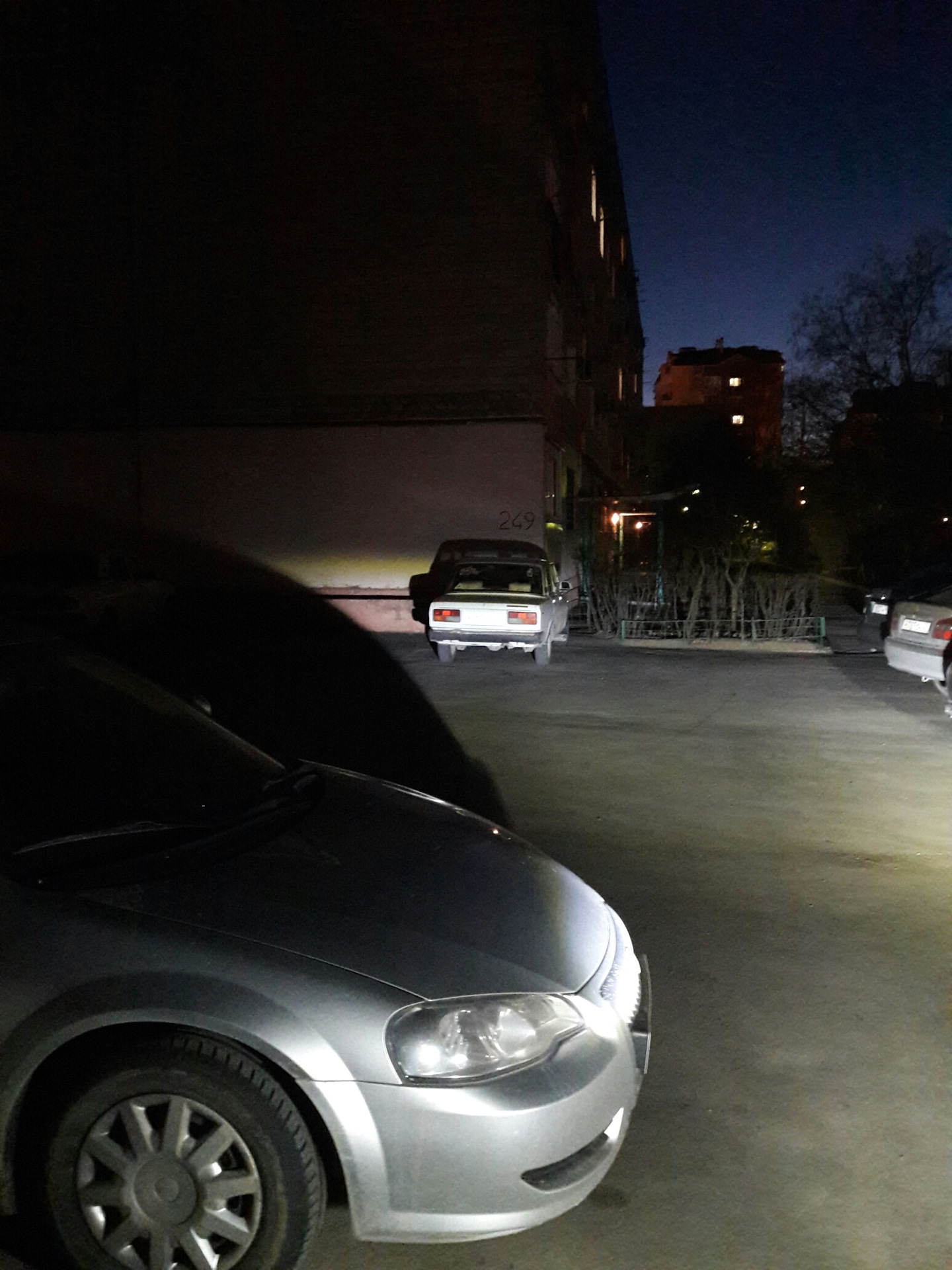 Как светят лед лампы — Hyundai Solaris, 1,6 л, 2014 года | электроника ...