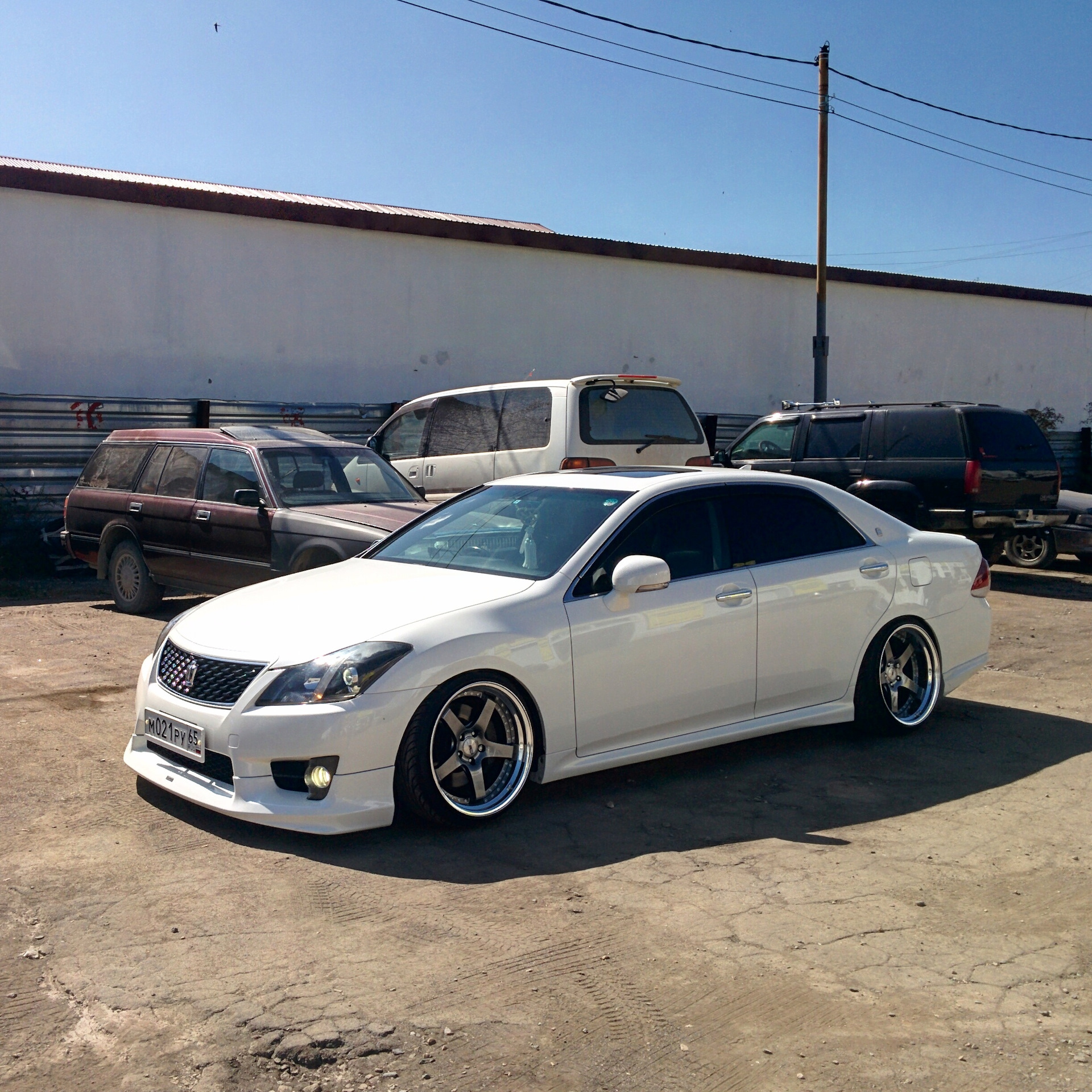 Toyota Crown s200 athlete stance