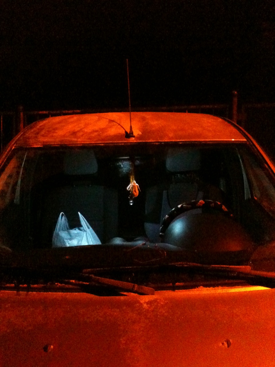 Замена лампочки плафона на светодиодную плату — Renault Logan (1G), 1,4 ...