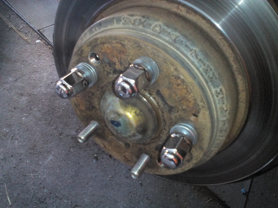 замена задних шпилек. — Honda Odyssey (2G), 2,3 л, 2001 года | своими ...