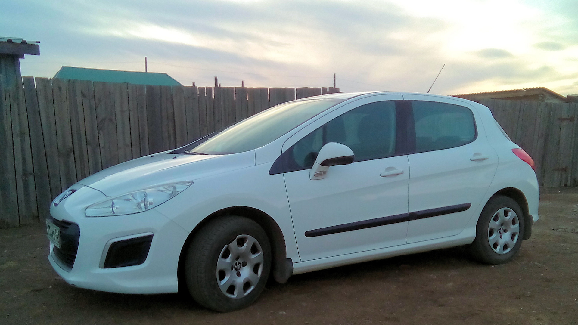 Peugeot 308 (1G) 1.6 бензиновый 2011 | французская балалайка на DRIVE2