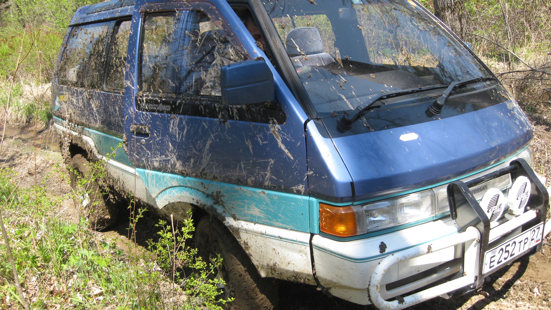 Nissan Largo 2.0 бензиновый 1990 | <<Вездеходный аквариум>> на DRIVE2