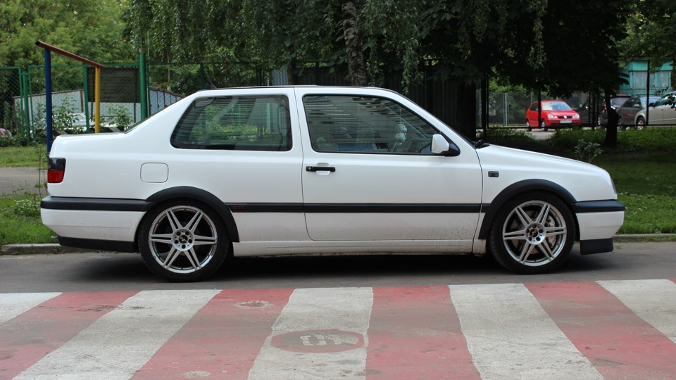 Volkswagen Vento на дисках r17