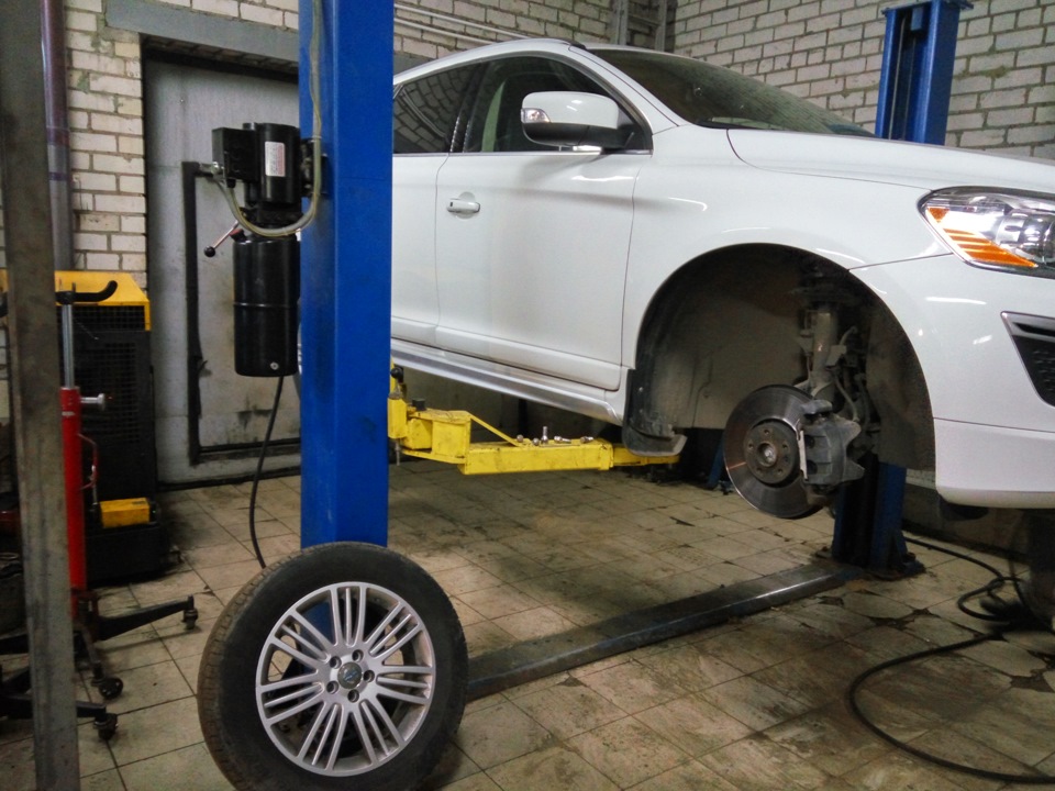 Шиномонтаж бесплатно) — Volvo XC60 (1G), 2,4 л, 2011 года | визит на ...
