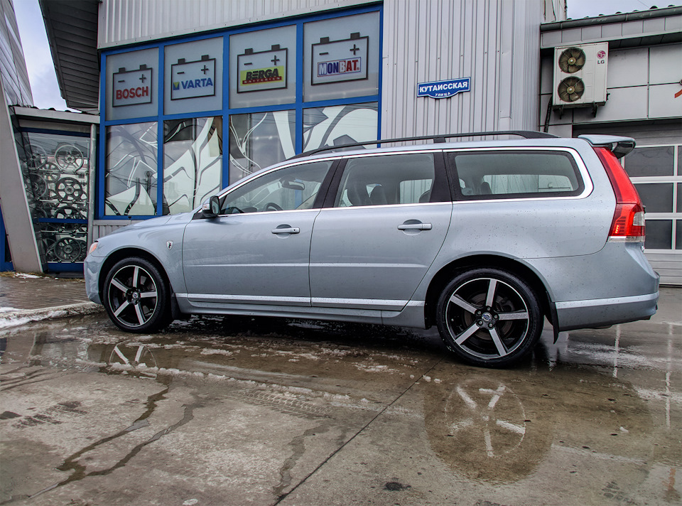 Фото в бортжурнале Volvo V70 III