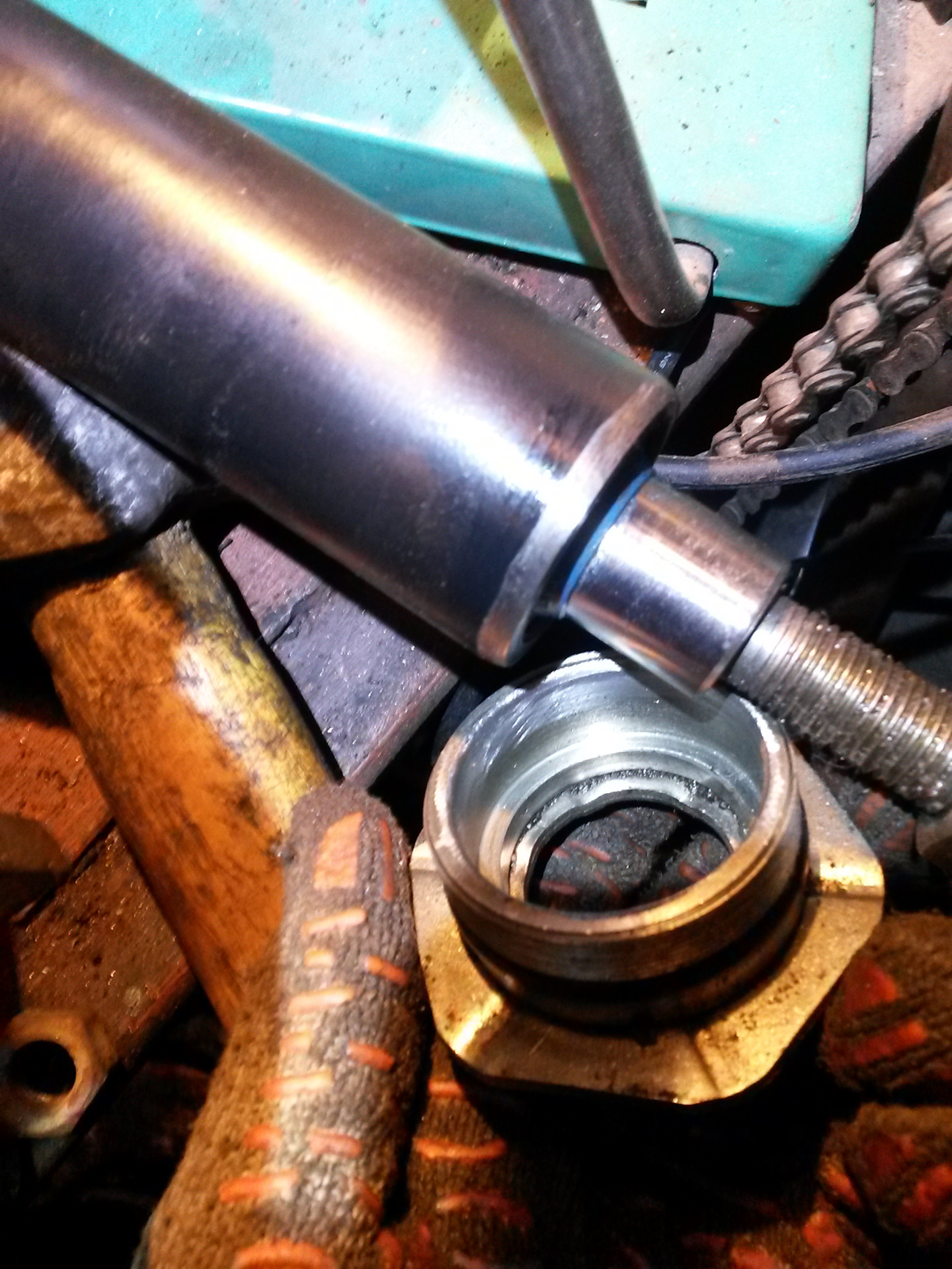 сорванная резьба свечного колодца. резьба свечного колодца. резьба свечного колодца. резьба свечного колодца. втулки свечных колодцев citroen.