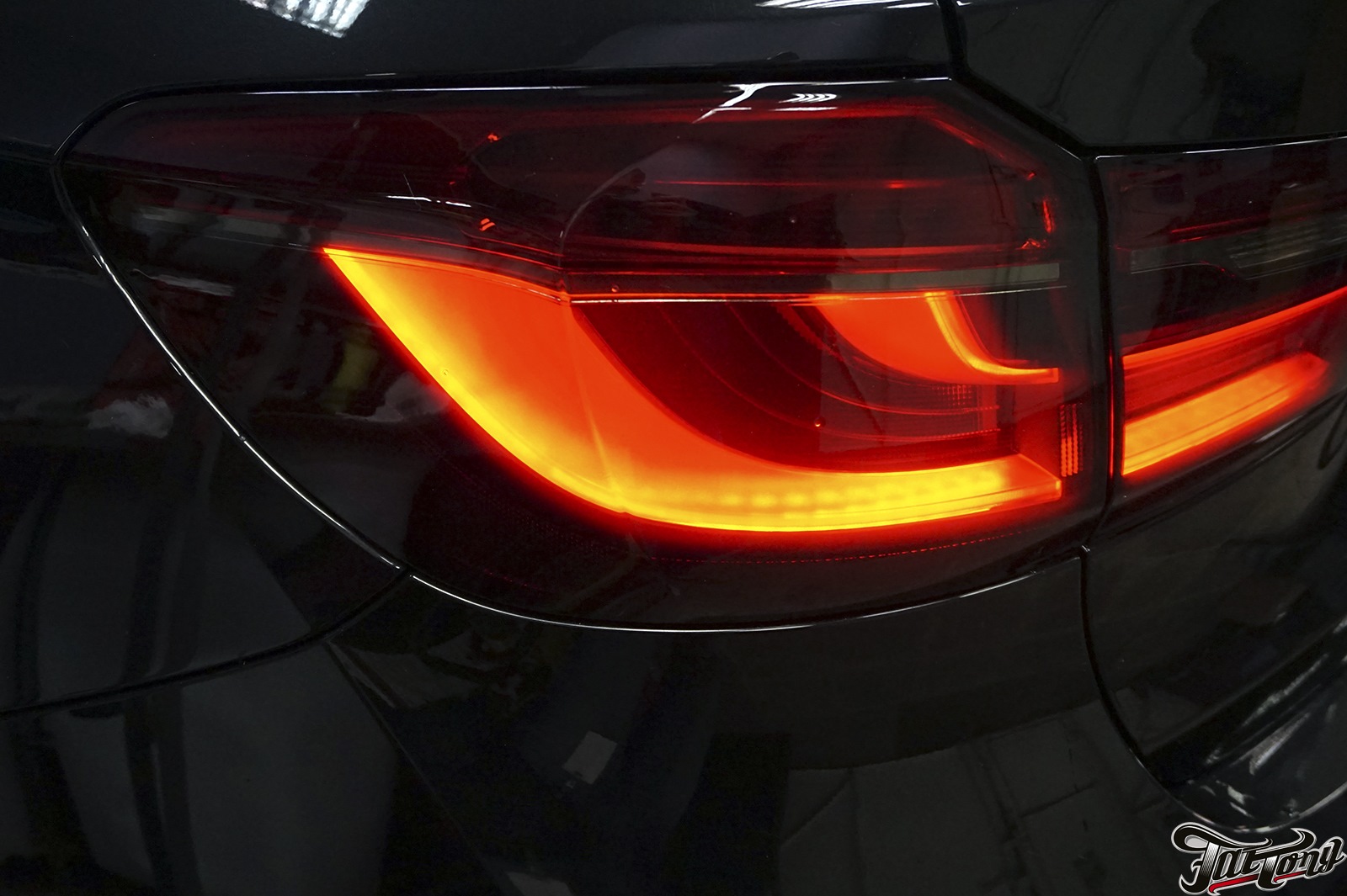 BMW x6 тонировка задних фонарей
