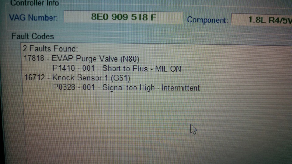 Vag fault code. VAG Fault code 00109. 204290 Ошибка VAG. P0328 1g61 ошибка Audi a4 b6. Audi 003a44 Unknown Fault code.