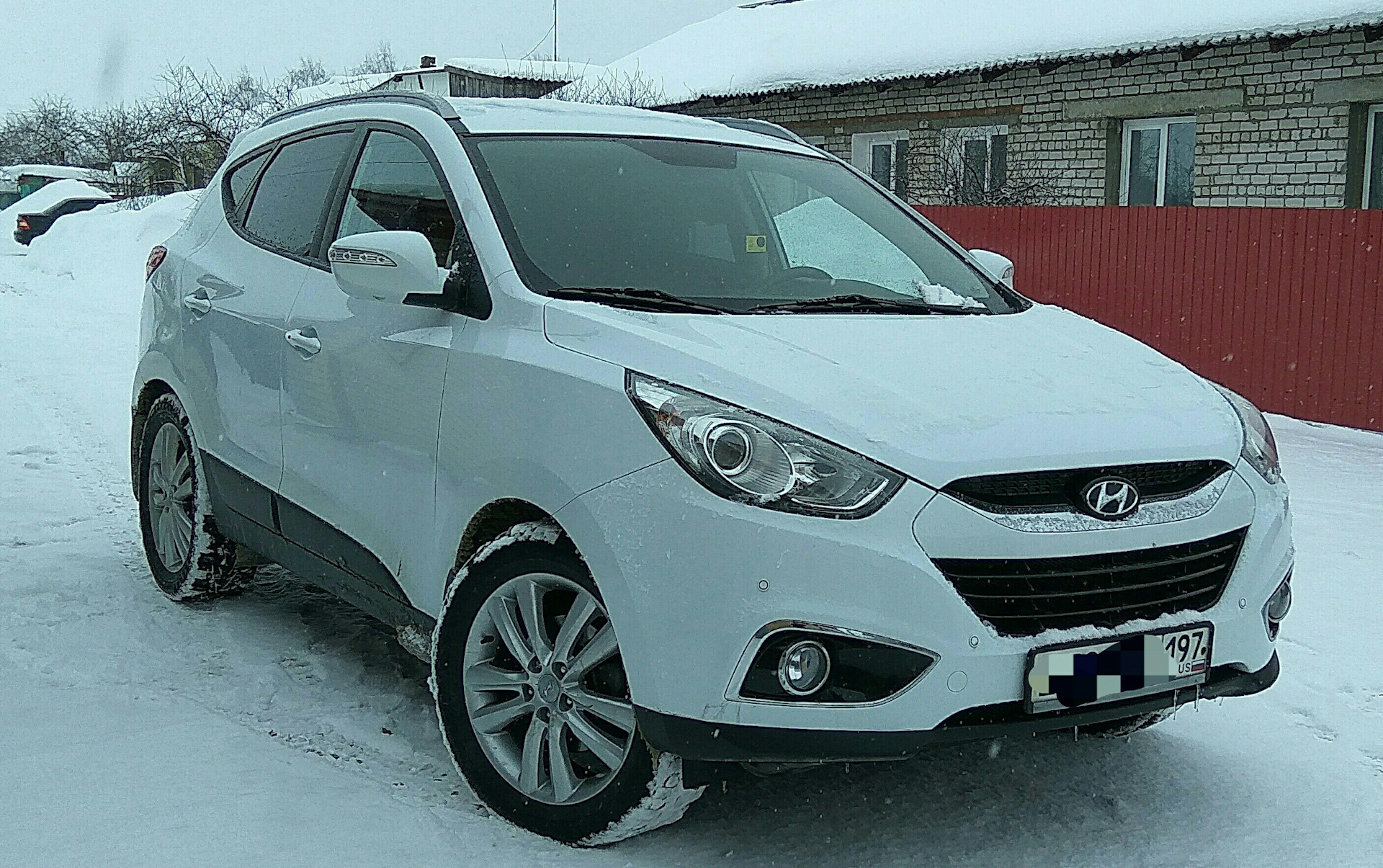 Ix 35 2.0. Hyundai ix35 2.0 GLS. Клиренс Хендай ix35. Хёндай ix35 клиренс дорожный просвет. Ix35 4wd.