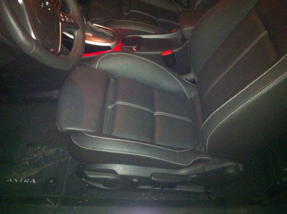 Хруст водительского сидения. — Opel Astra J GTC, 2 л, 2013 года ...