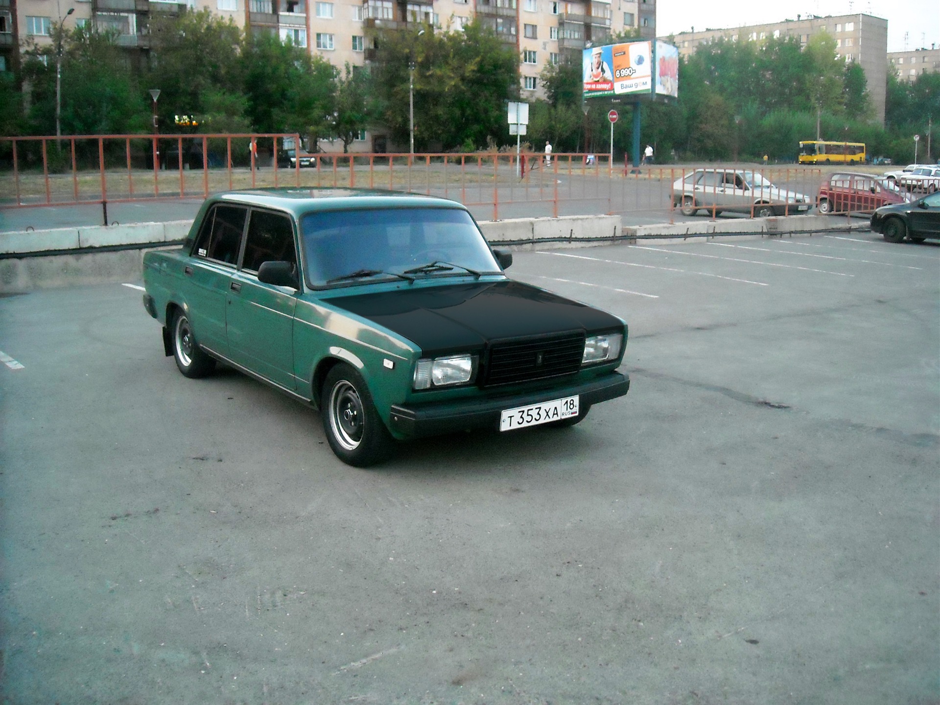 Черный капот, как думаете? — Lada 2107, 1,6 л, 2004 года | тюнинг | DRIVE2