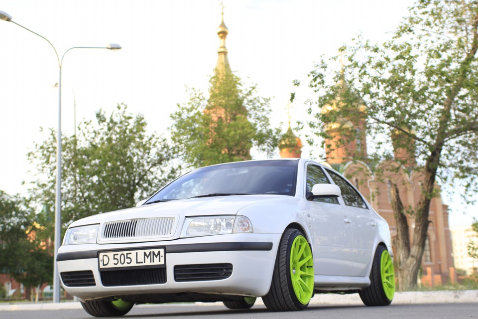 Шкода drive. Skoda Octavia mk1. Skoda Octavia a4 stance. Skoda Octavia Tour stance. Octavia a5 stance.