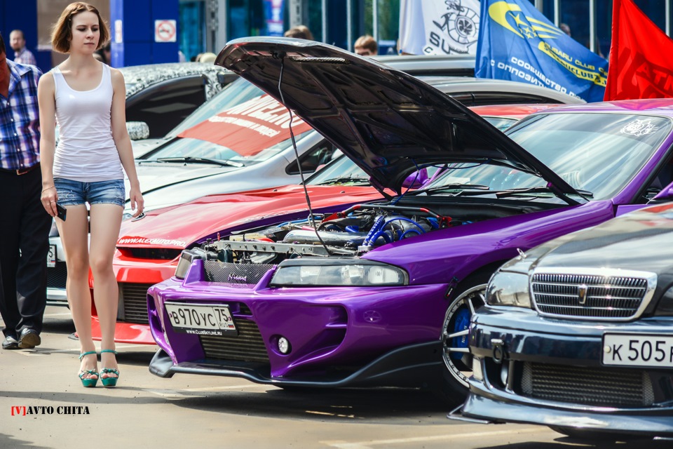 Фест авто. Автофестиваль девушки. Автомобильный фестиваль. Autofest девушки. Автофест 2022.