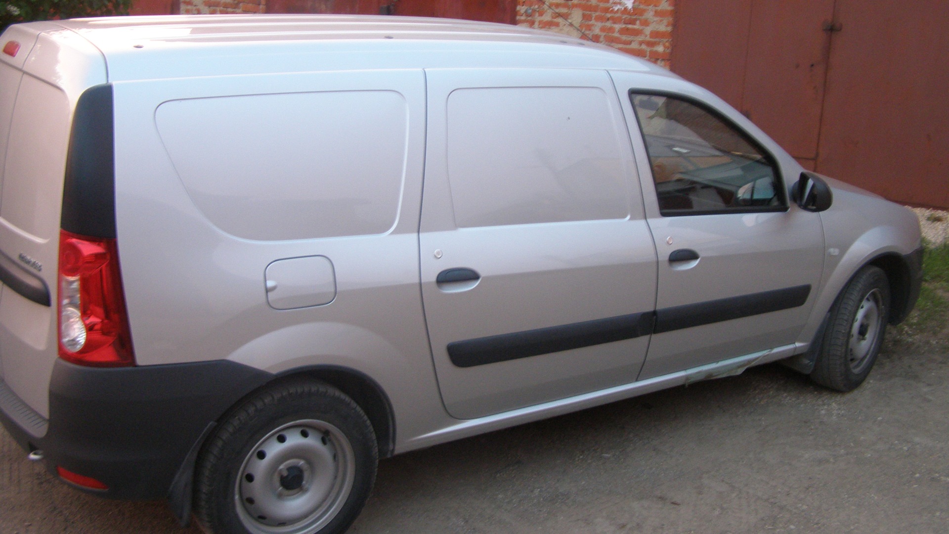 Lada Largus 8200834492