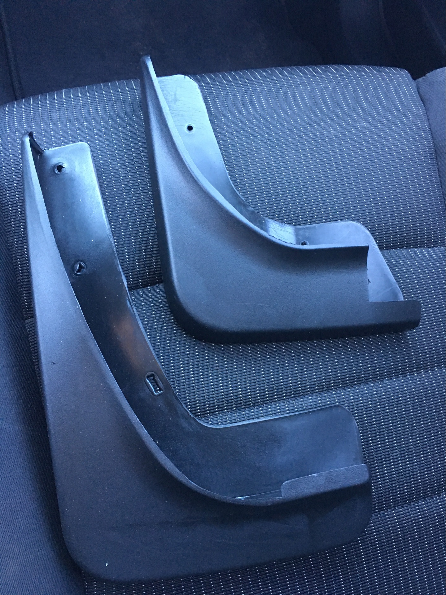 Задние брызговики ford mondeo 4. Брызговики форд мондео 4. Задние брызговики на форд эскейп 2005. Ford mondeo iv 2007-2015 брызговик передний. Брызговик передний левый форд мондео 4.