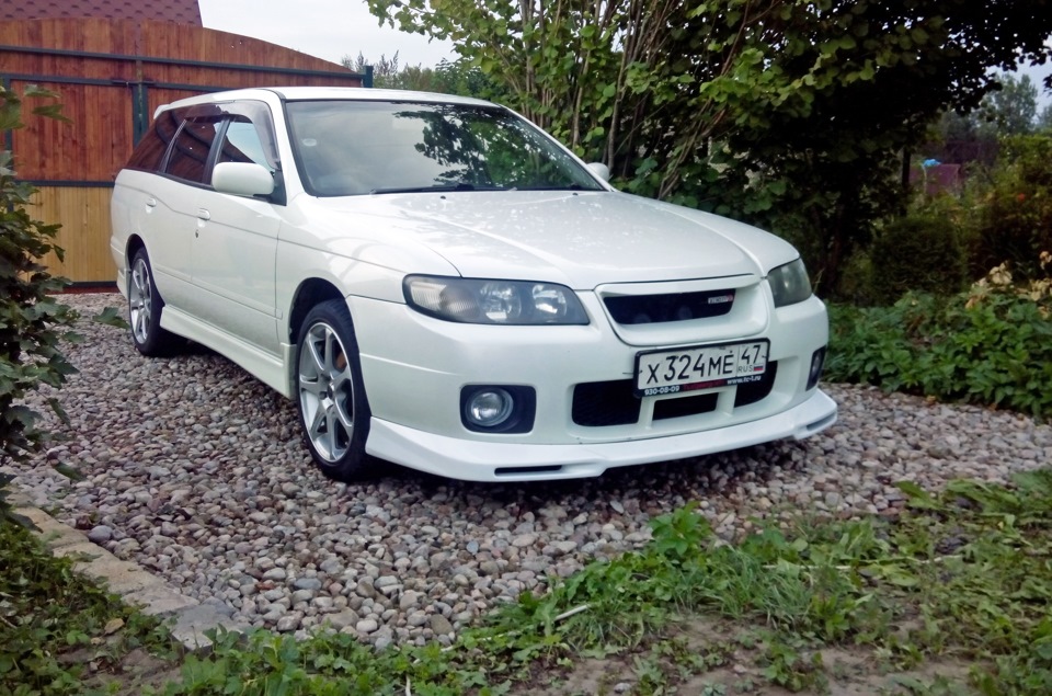 Nissan Avenir w11 JDM