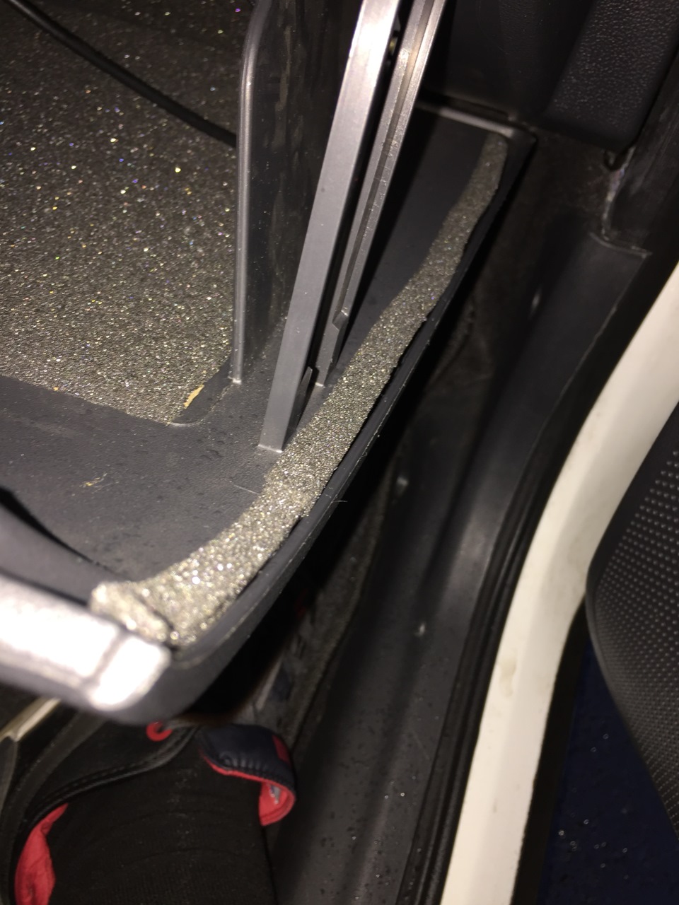 Сверчки в бардачке? Не, не слышал — Lada Приора седан, 1,6 л, 2015 года ...