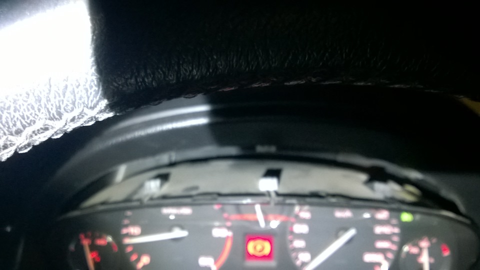 Замена лампочки ближнего света на щитке приборов — Peugeot 607, 2,2 л ...