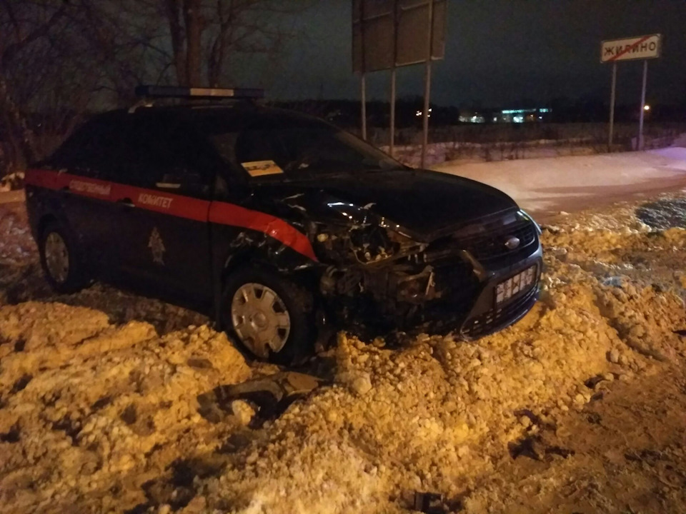 Автомобиль следственного комитета попал в дтп