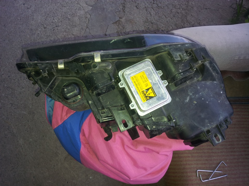 Замена габаритного огня в левой фаре. — BMW 7 series (E65/E66), 4 л ...