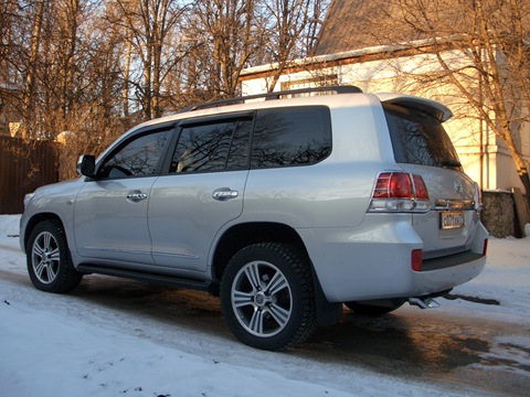 With and without body kit  - Toyota Land Cruiser 45 L 2008