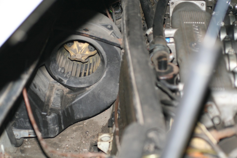 Запах выхлопа в салоне — поиск причины — Alfa Romeo 164, 3 л, 1990 года ...