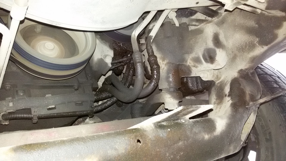 G4fc подтеки масла. Подтеки под двигателем. Подтеки под двигателем. Течь масла форд фьюжн 1. Подтеки под двигателем.