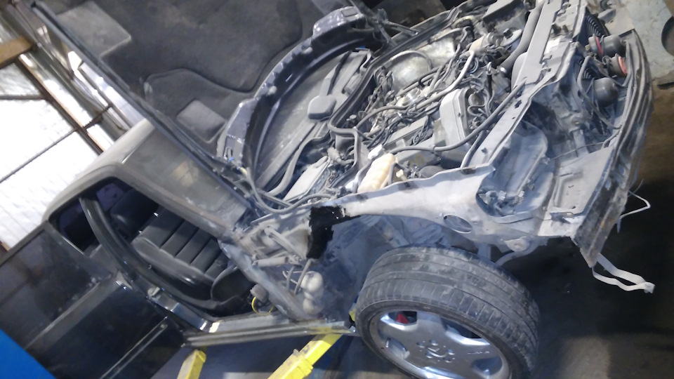 Фото в бортжурнале Mercedes-Benz E-Class (W124)