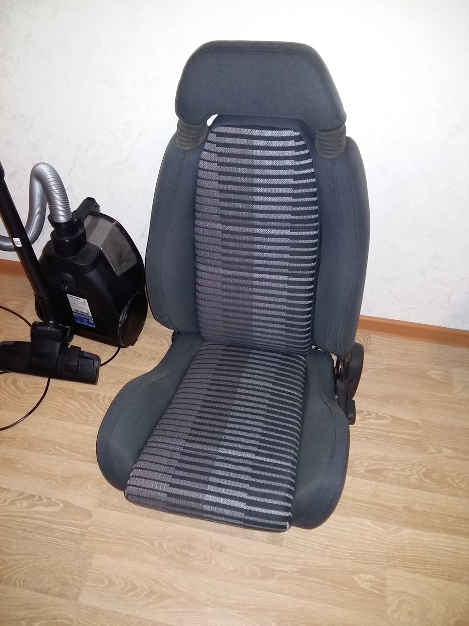 Новые GT сиденья Recaro с обогревом от VW Polo — Mazda 323 IV, 1,8 л, 1991  года | тюнинг | DRIVE2