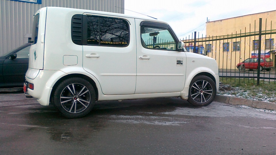 Ниссан куб 2 поколение. Nissan Cube 2. Ниссан куб 2.