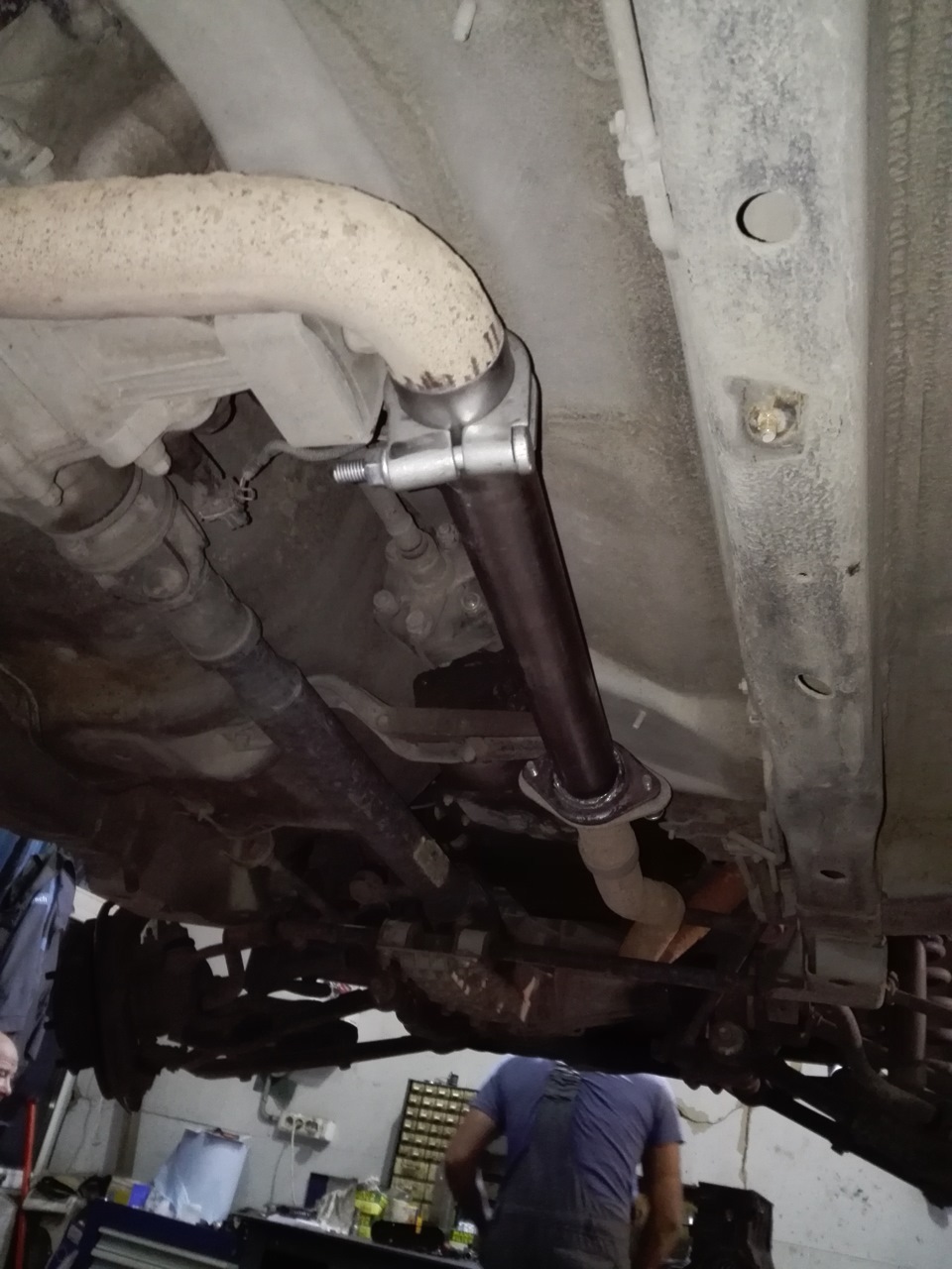 Замена гидриков на болты — Chevrolet Niva, 1,7 л, 2007 года | визит на ...