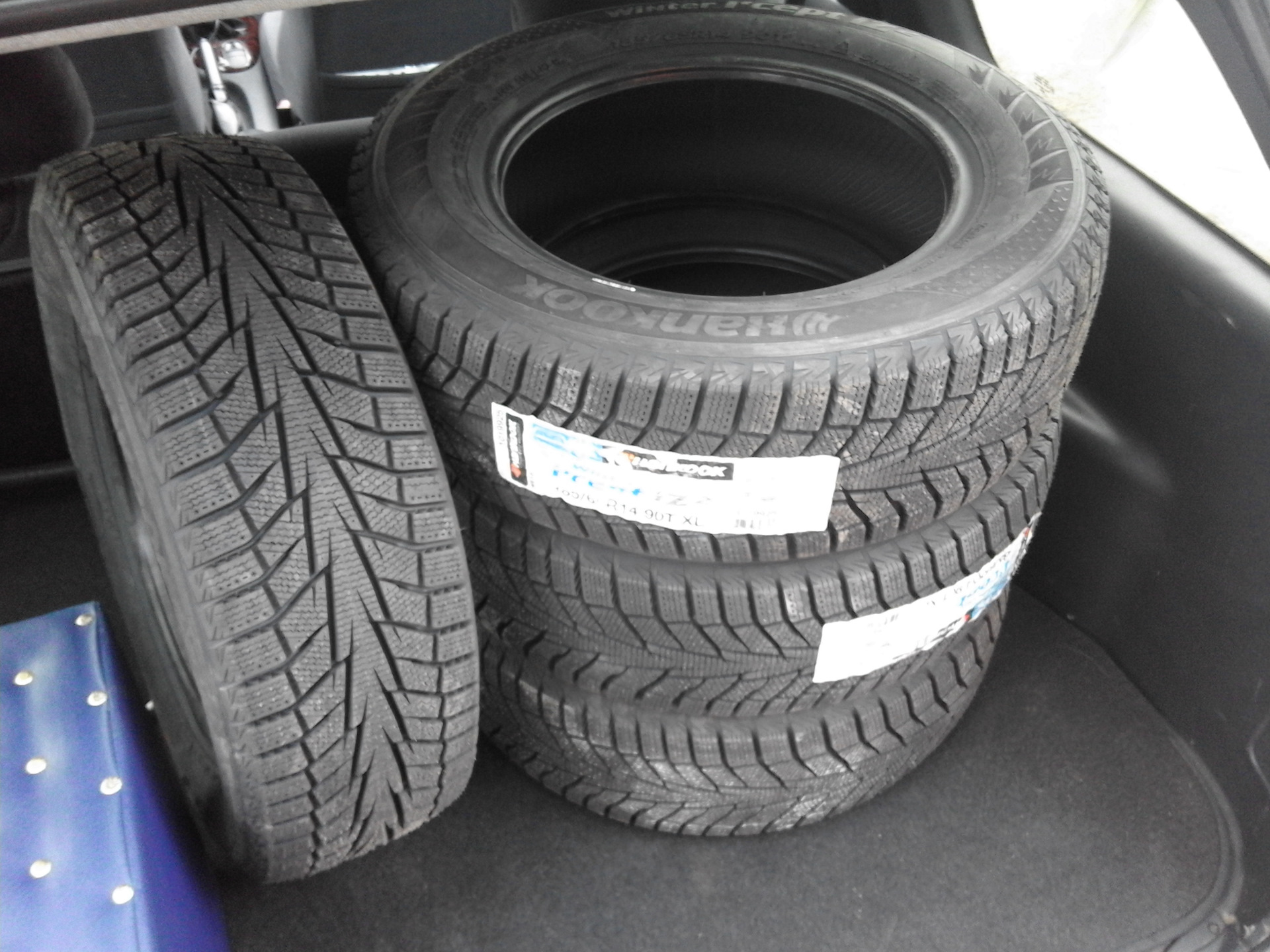 Hankook w616. Hankook Winter i*cept w616. Шина Hankook Winter i cept iz2 w616. 185/65 R14 Hankook w616.