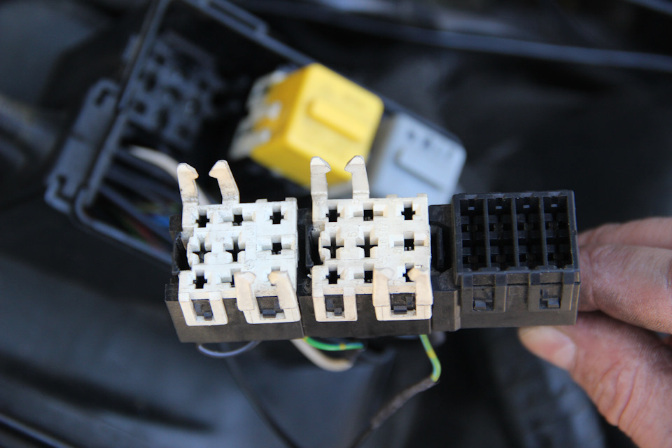 2 — BMW 5 series (E34)