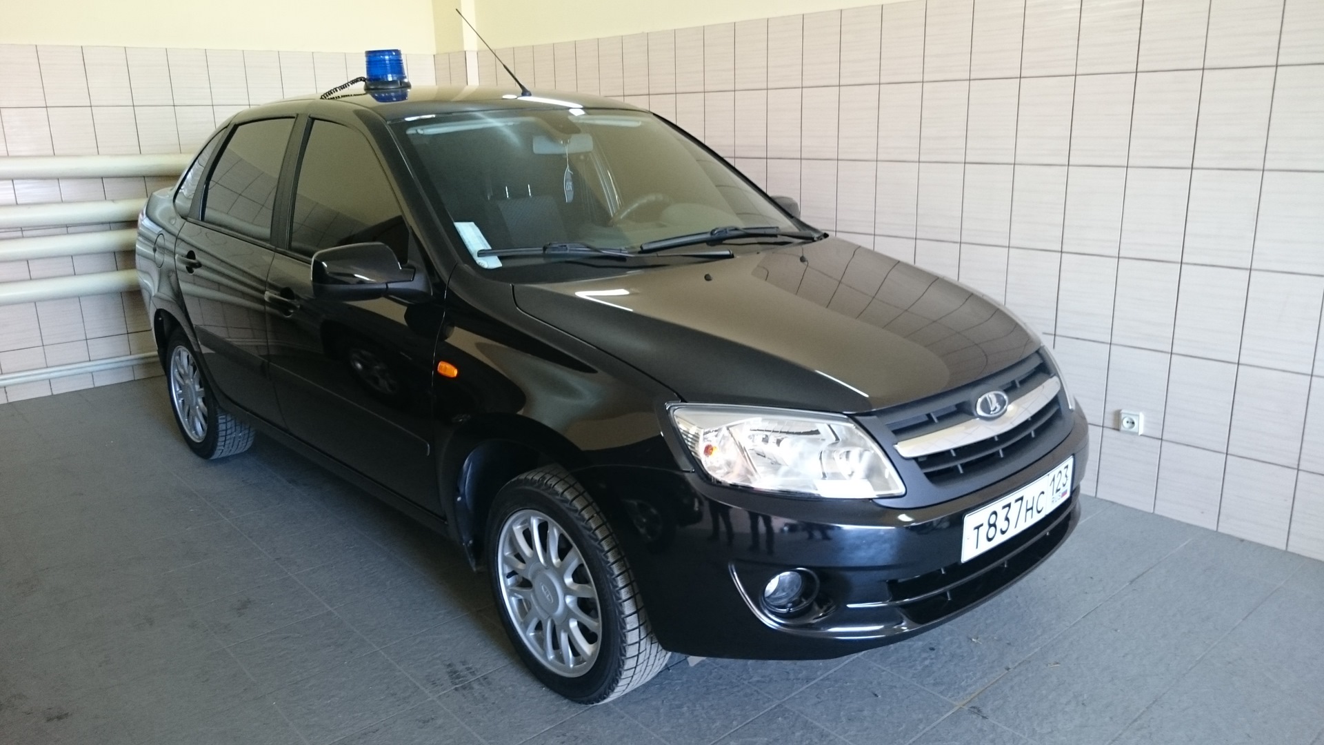 Lada Гранта 1.6 бензиновый 2013 | Черный люкс на DRIVE2