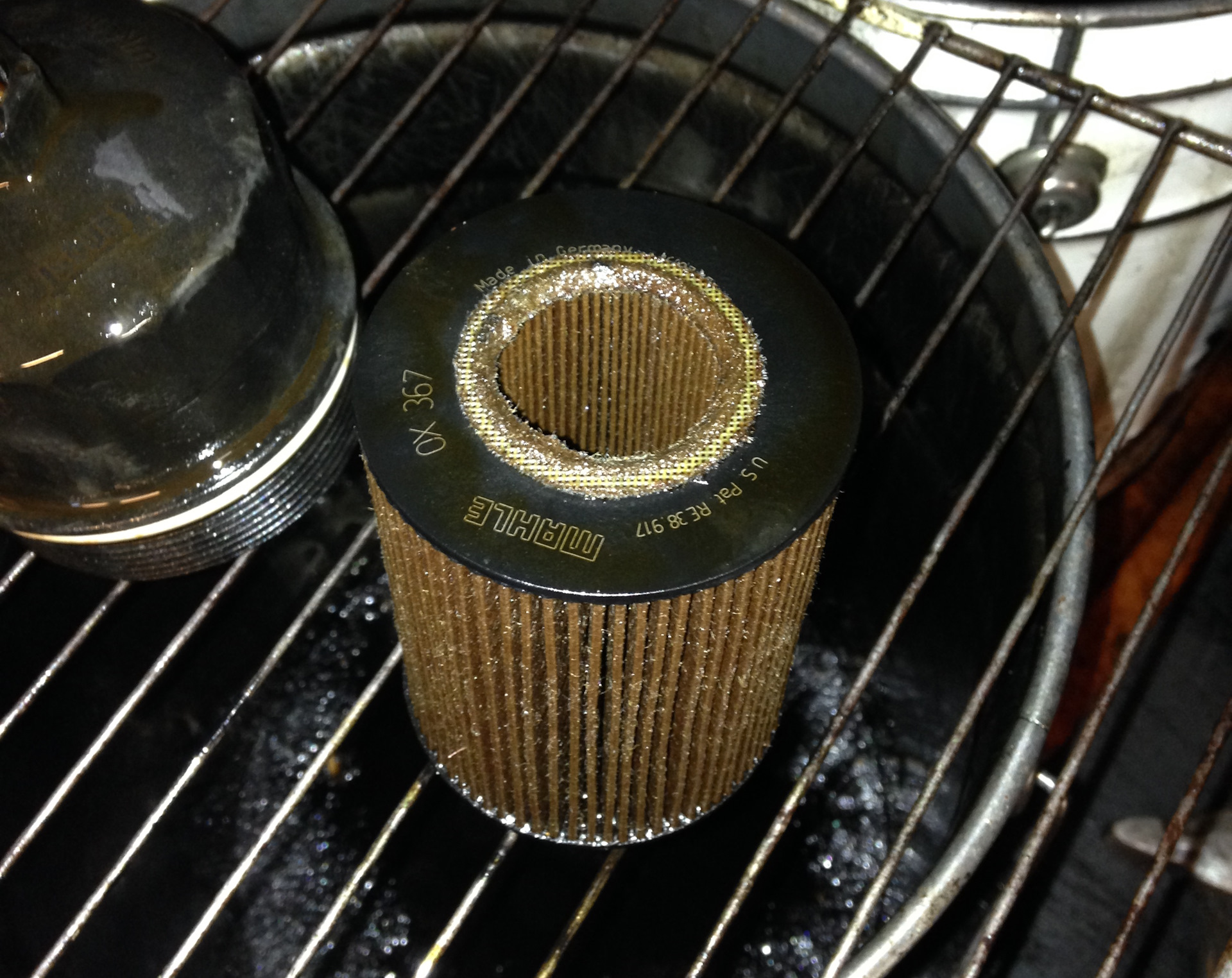 Промыл мотор маслом Kroon Oil — BMW X5 (E53), 4,8 л, 2005 года