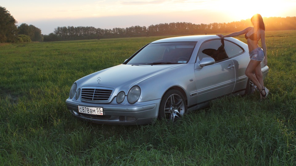 Мерседес w203 и девушка