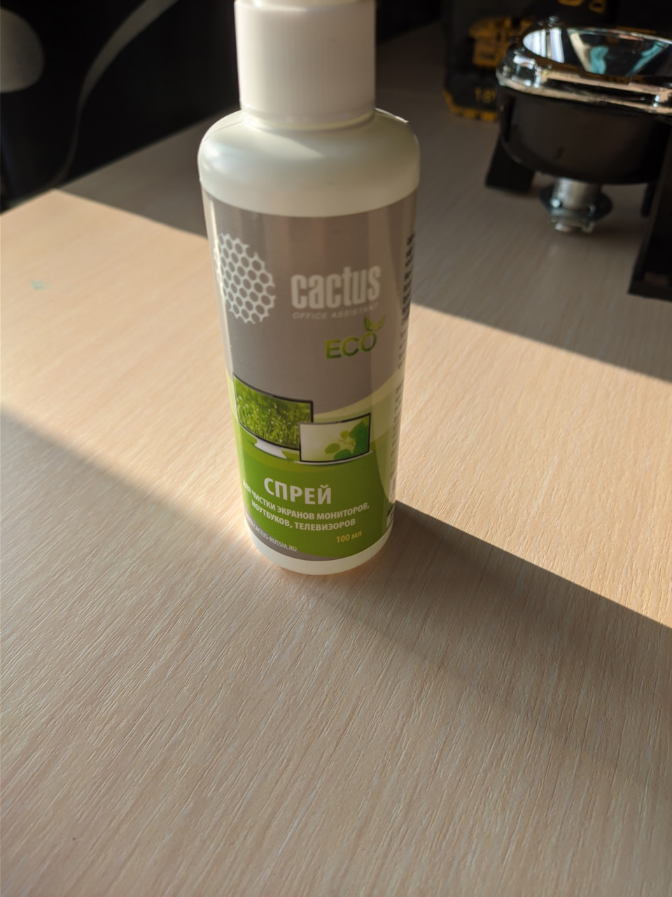 Средство которым чистил отражатель и линзы — Geely MK