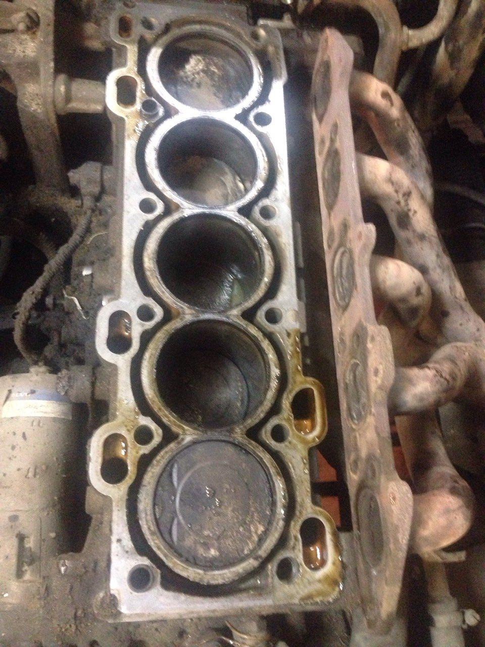 Пробитая прокладка двигателя — Volvo S70, 2,5 л, 1998 года | визит на ...