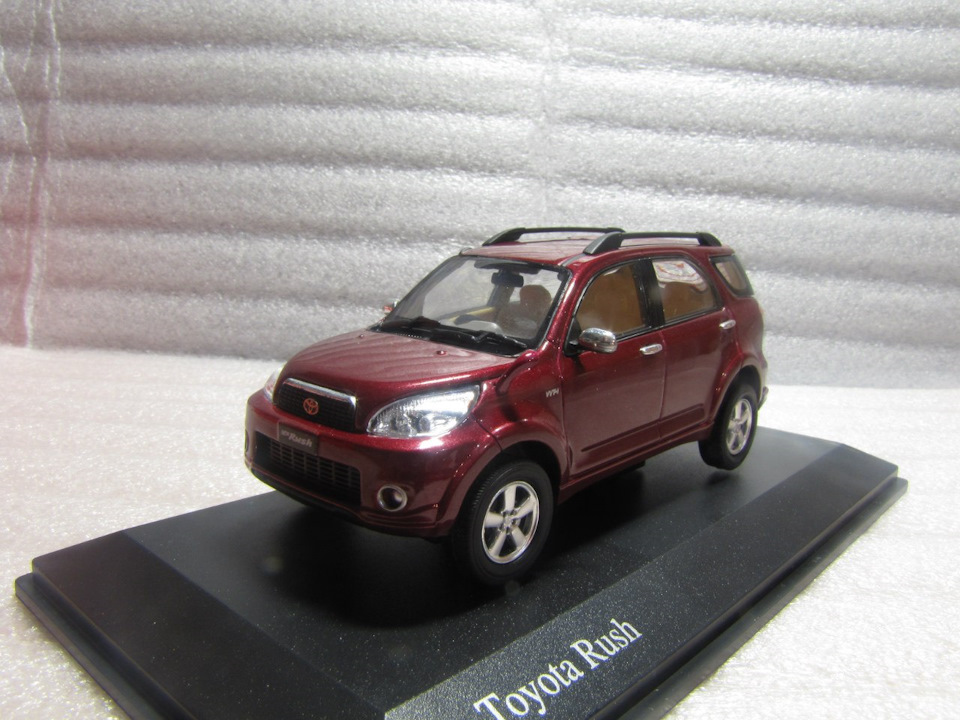 toyota rush diecast