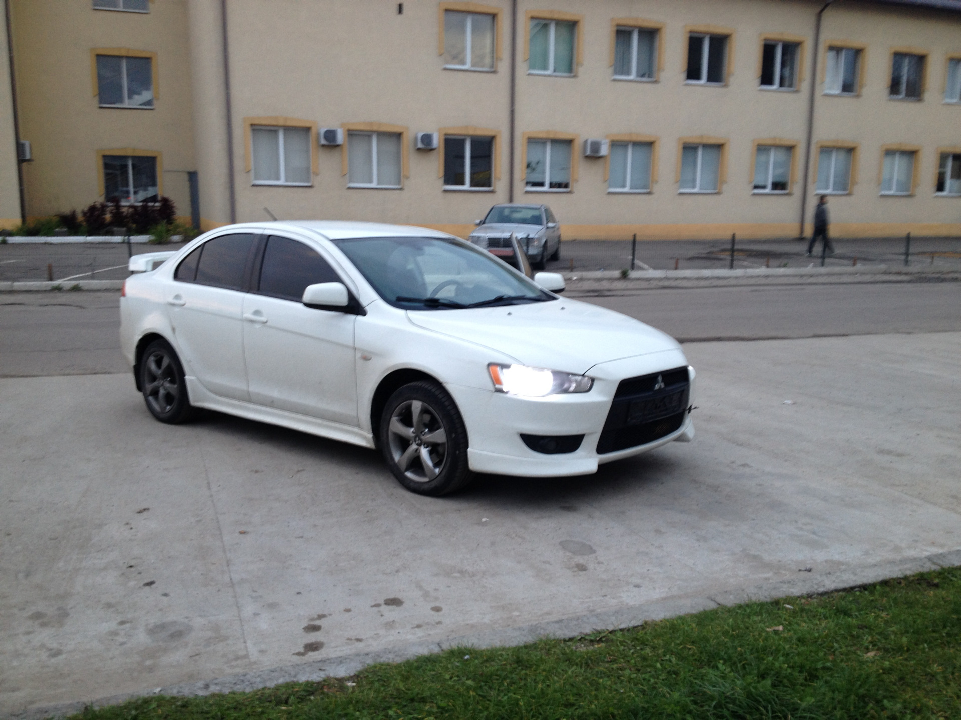 Mitsubishi Lancer 10 Р±РµР»С‹Р№